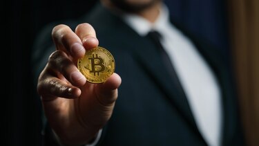 El valor del bitcoin supera los 50,000 dólares por primera vez desde mayo