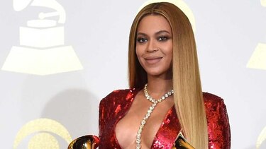 Beyoncé dona 100 mil dólares a cuatro universidades
