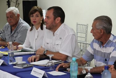 Humbert : 'La cifra para arrendamiento de ambulancias no debe estar preestablecida'