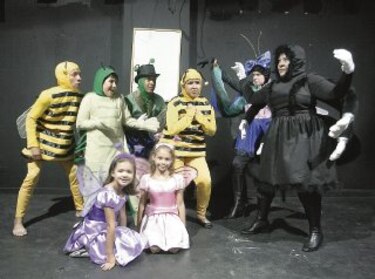Maya, una abeja que quiere crecer