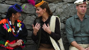 El príncipe Guillermo y su esposa visitan el glaciar Hindu Kush