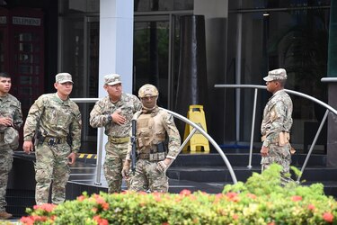 Trasladan a 170 migrantes desde el hotel Decápolis a Darién