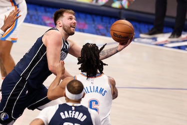 Doncic le gana la batalla a Shai y pone a los Mavericks con ventaja