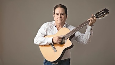 Rolando Palacios trae lo mejor de la balada