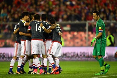 Paraguay sorprende a Chile con un triunfo de 3-0