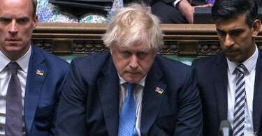 Boris Johnson se disculpa ante el parlamento por fiesta durante el confinamiento