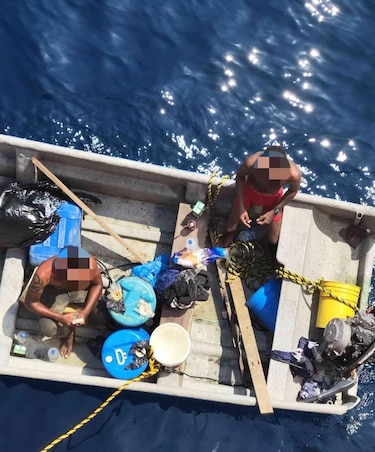 Rescatan a dos náufragos panameños que llevaban ocho días a la deriva en el océano Pacífico