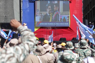 Maduro defiende como una victoria su cuestionada investidura