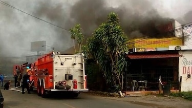 Bomberos sofocan incendio en local comercial en Chiriquí