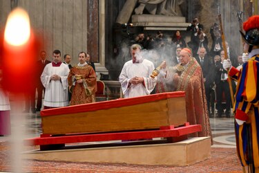 El Vaticano se prepara para la despedida del papa Francisco