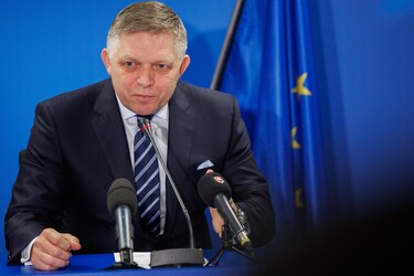 Disparan al primer ministro de Eslovaquia, Robert Fico