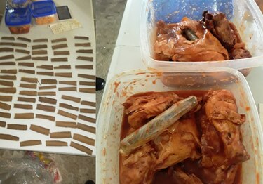 Decomisan hojas para fabricar cigarros dentro de comida en La Joya