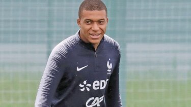 Mbappé deberá esperar para ver a Pelé, quien 'no está en situación de viajar'
