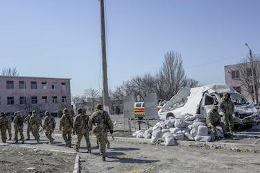 Rusia dice que concentrará ofensiva en el este de Ucrania y admite 1,351 bajas