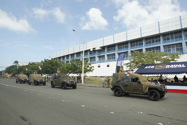 Desfiles del 5 de noviembre en Colón se desarrollan según lo programado