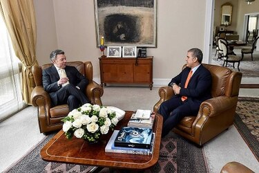 Santos y Duque se reúnen por primera vez tras presidenciales en Colombia