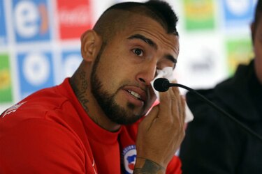 Vidal no será excluido de la selección chilena; reconoce su error