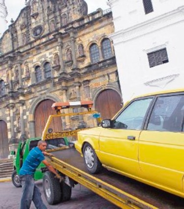 Reportan tarifas para el servicio de grúas