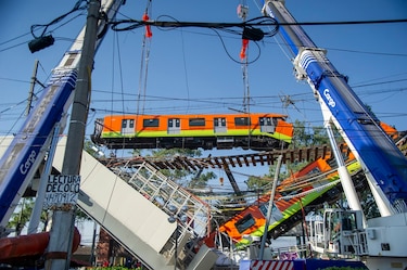 Justicia de México ordena procesar a ocho exfuncionarios por colapso de un tramo del Metro