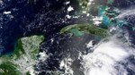 Earl cobra fuerza de huracán y se acerca a Belice