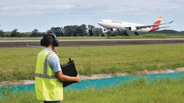 Cuarto reclamo en licitación para ampliar espacio aéreo