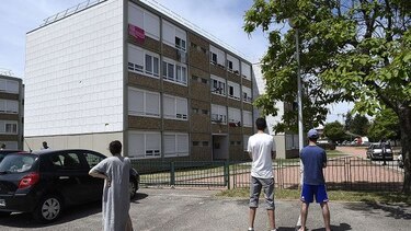 Sospechoso de atentado se fotografió con la cabeza de la víctima