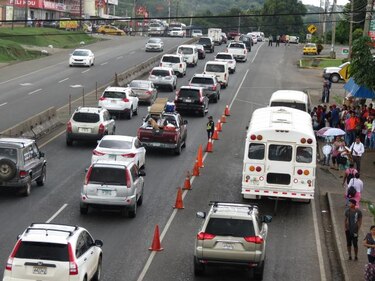 Continúa 'éxodo' hacia el interior del país por días de asueto