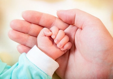 ¿Cómo el apego entre madre e hijo influye en el control emocional de ese niño al ser adulto?