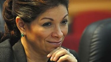 Ana Matilde Gómez advierte sobre anomalías en el 8-7
