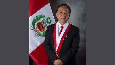 José María Balcázar Zelada es elegido presidente interino del Perú, el octavo en una década