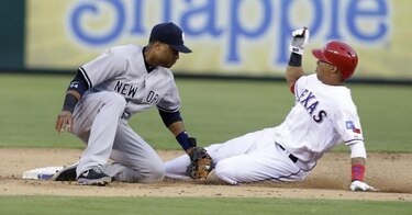 Los Rangers blanquean 3-0 a los Yankees