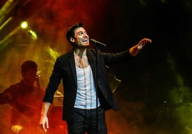 Las tantas vidas de Carlos Rivera, en una canción