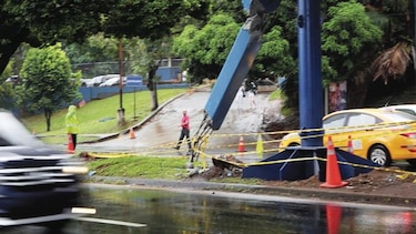 Cuestionan el costo de reparar puente peatonal en la CSS