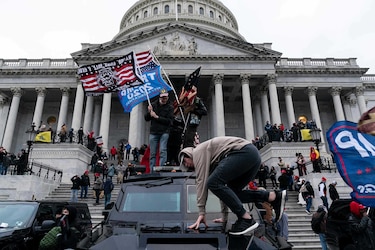 Declaran culpable a primer enjuiciado por ataque al Capitolio de Estados Unidos