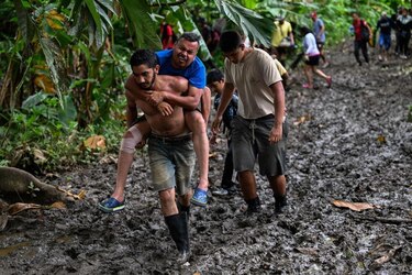 Los cientos de cuerpos recuperados en el Darién que las autoridades de Panamá tratan de identificar: ‘se veían muchos muertos en la selva’