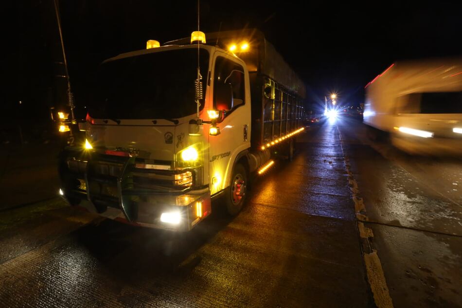 Hombres armados impiden paso de la caravana humanitaria que trae alimentos hacia la ciudad capital