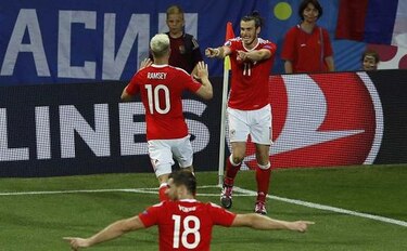Gales golea a Rusia y gana su grupo; Inglaterra queda segunda