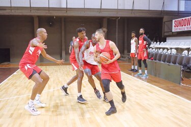Selección de baloncesto busca esta tarde su primera victoria en la eliminatoria
