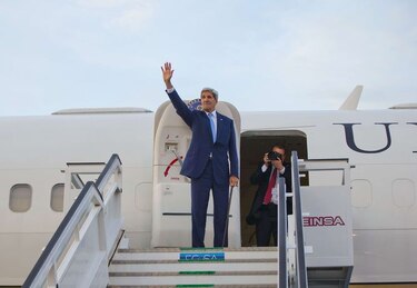 John Kerry regresa a EU tras histórica visita a Cuba para reabrir embajada