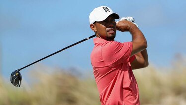 Tiger Woods vuelve al golf tras 16 meses de ausencia