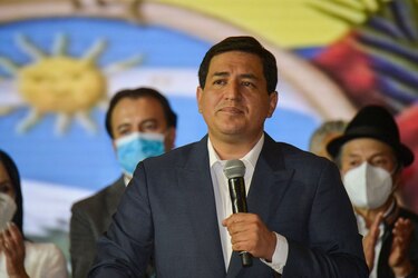 Guillermo Lasso vence al correísmo y asume el desafío de cambiar Ecuador como presidente