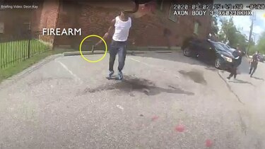 Policía de Washington difunde video del arresto en que muere un joven afroamericano