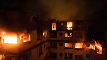 Diez muertos en un incendio aparentemente intencionado en un edificio en París