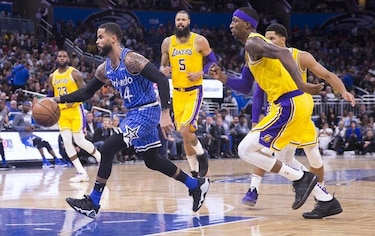 Lakers pierden, Warriors están en crisis y Walker se luce
