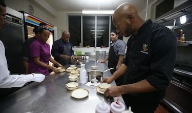 Un 'Kitchen take over', en la residencia del embajador de Estados Unidos