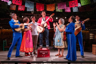 Disney inaugura crucero al Caribe con una Plaza de Coco que exalta la cultura mexicana