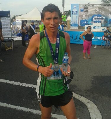 Cardona y Harari ganan en maratón internacional de las Américas