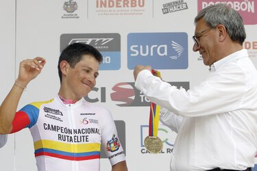 Garín lleva a Chile a la final de la Davis tras épica victoria sobre Bublik