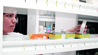 Farmacias del interior, en aprietos