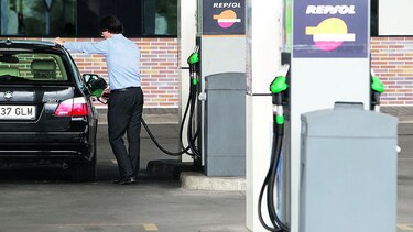 Pactan precios de combustibles